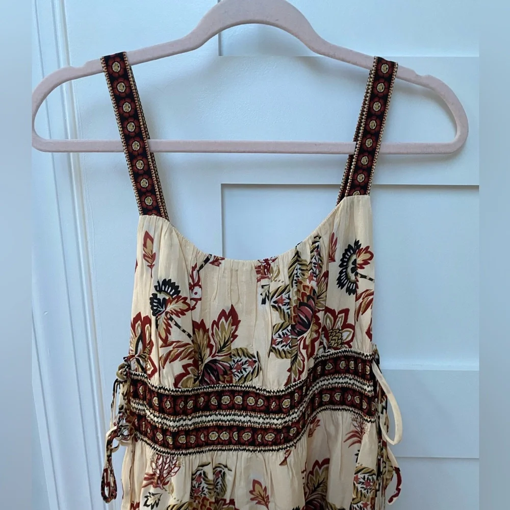 FARM Rio Aura Floral Sand Sleeveless Midi Dress - Picture 3 of 11